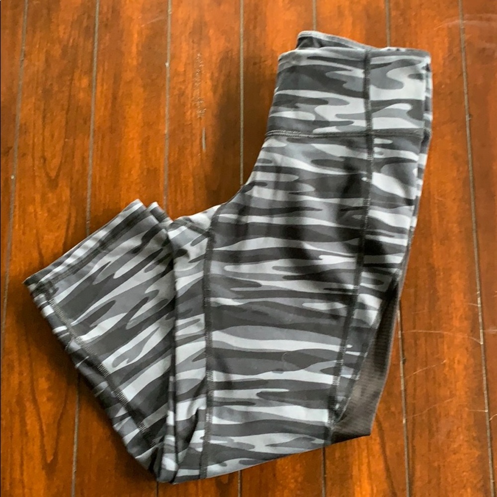 *sold on mercari* Capri workout pants